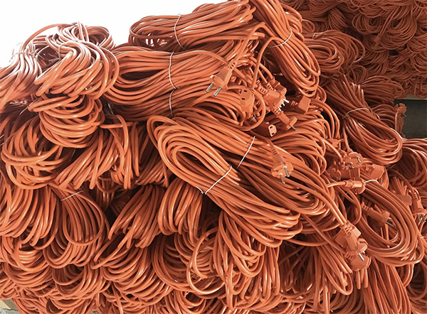 欧洲电源线配IEC C17连接器 欧洲电源线配IEC C17连接器