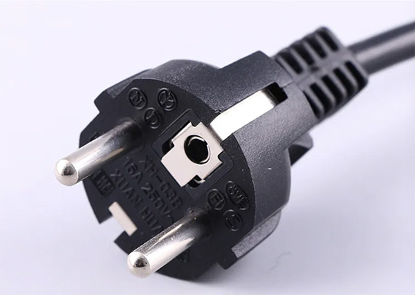 欧洲CEE7/7 Schuko直插电源线 欧洲CEE7/7 Schuko直插电源线