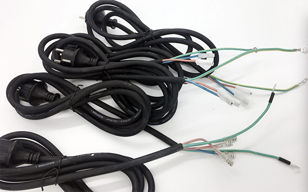 欧洲IP44-Schuko插头防水电源线接线端子 欧洲IP44-Schuko插头防水电源线接线端子