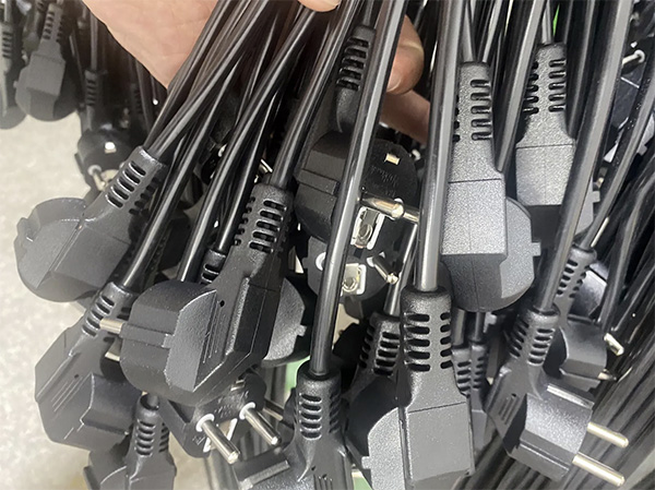 欧洲Schuko插头CE电源线 欧洲Schuko插头CE电源线