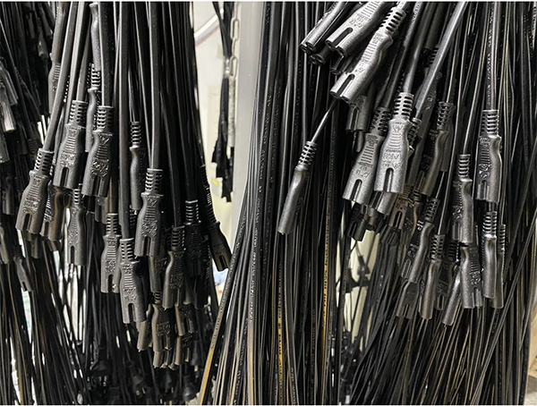 欧洲两芯电源线配IEC 60320 C7八字尾 欧洲两芯电源线配IEC 60320 C7八字尾