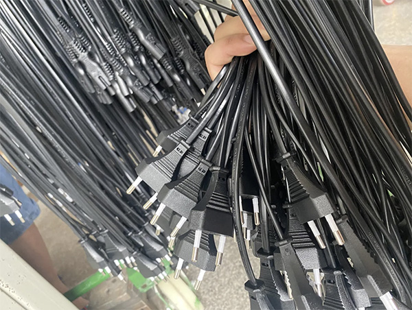 欧洲电源线CE配IEC 60320 C7连接器 欧洲电源线CE配IEC 60320 C7连接器