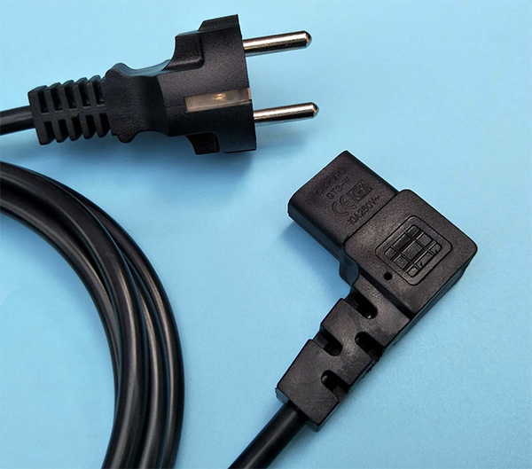 欧洲Schuko直头配IEC 60320 C13右弯电源线 欧洲Schuko直头配IEC 60320 C13右弯电源线