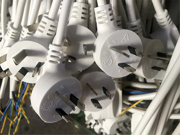 澳大利亚电源线右弯插头 澳大利亚电源线右弯插头