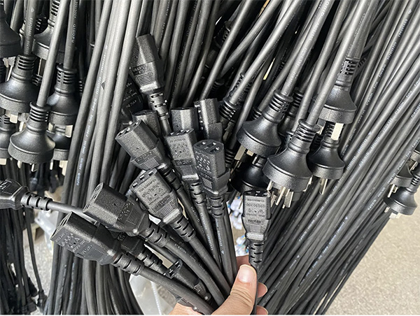 澳大利亚SAA电源线配IEC 60320 C13连接器 澳大利亚SAA电源线配IEC 60320 C13连接器