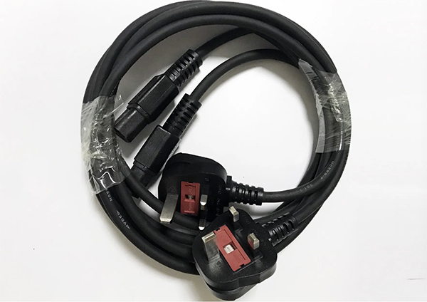 英国电源线配IEC 60320 C15 英国电源线配IEC 60320 C15