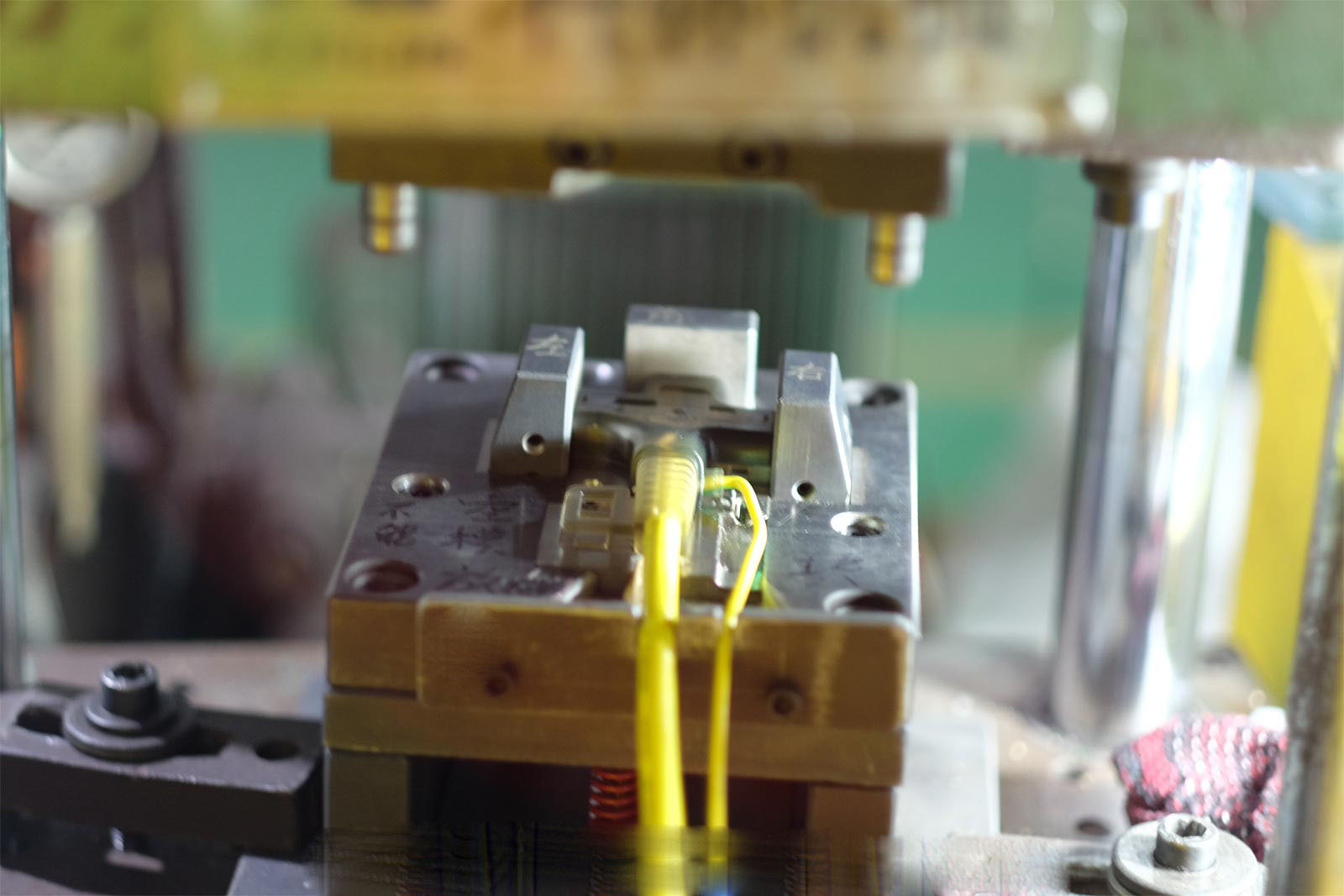 日本延长线注塑过程 日本延长线注塑过程