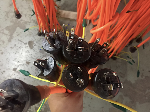 日本电源线三芯旋转式可隐藏接地插针带鱼夹插头 日本电源线三芯旋转式可隐藏接地插针带鱼夹插头