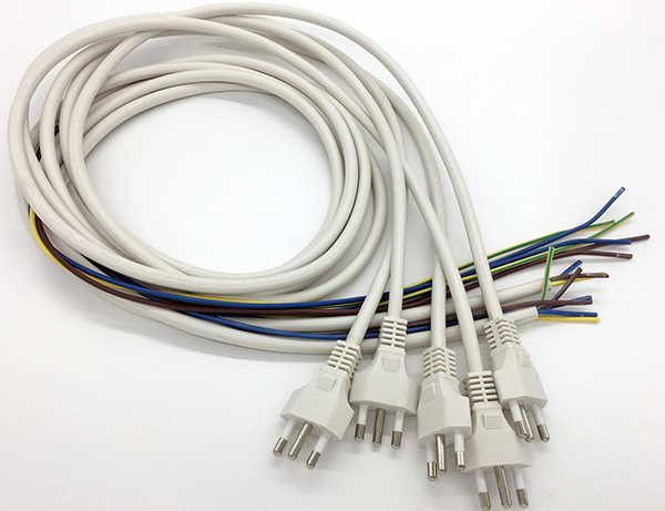 16A三芯巴西插头 16A三芯巴西插头