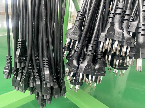 巴西电源线配IEC 60320 C5连接器