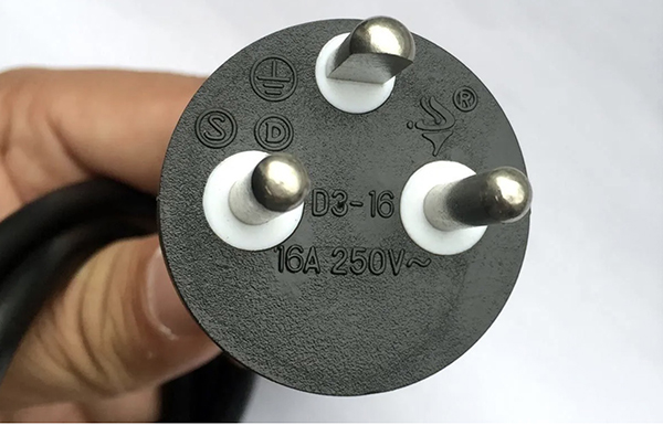 丹麦3芯16A插头 丹麦3芯16A插头