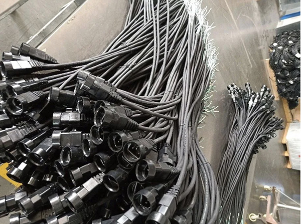 IEC 60320 C14防水插头 IEC 60320 C14防水插头