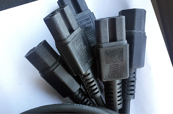 IEC 60320 C15连接器 IEC 60320 C15连接器
