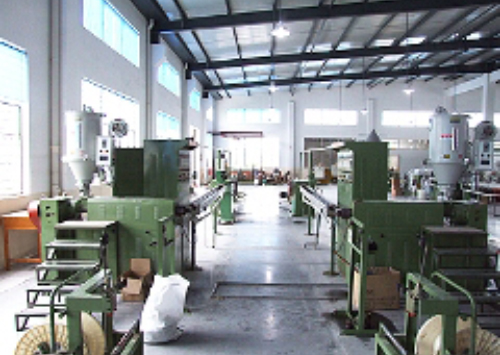 电源线铜丝束丝车间